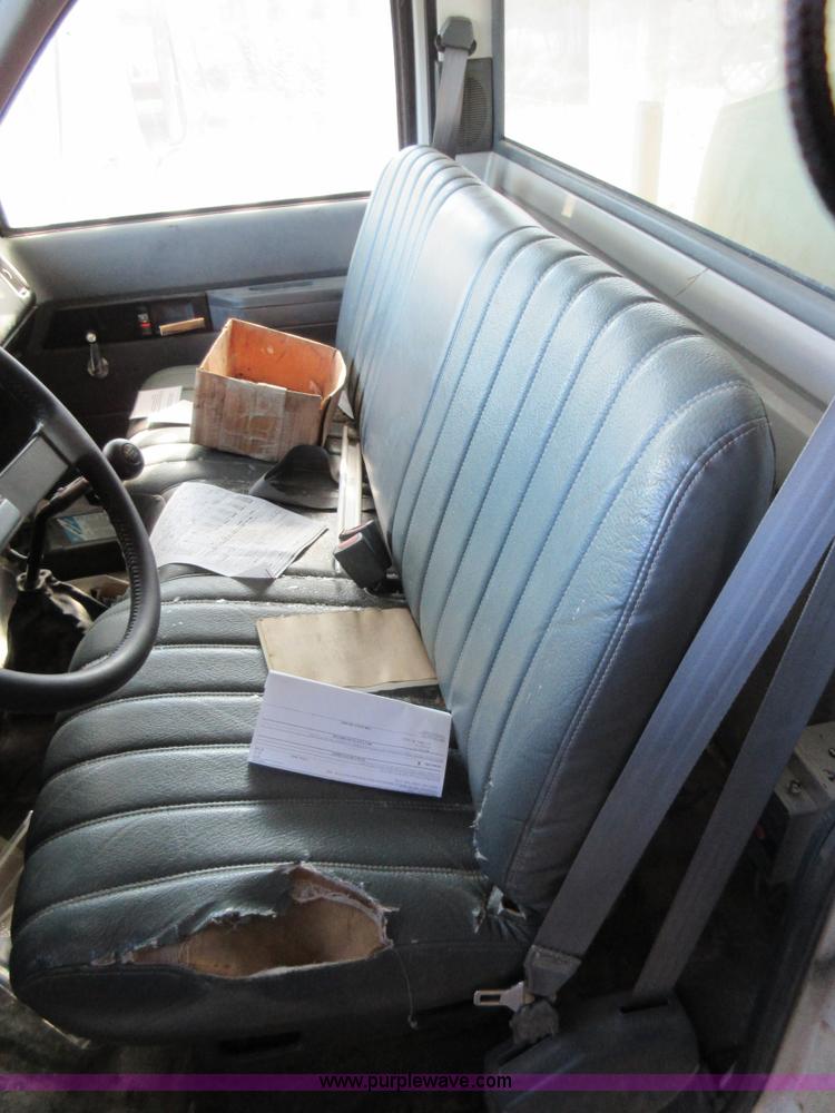 image for item AW9098 1994 GMC TopKick propane delivery truck