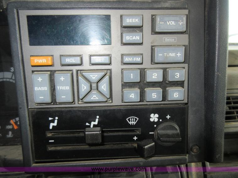 image for item AW9098 1994 GMC TopKick propane delivery truck