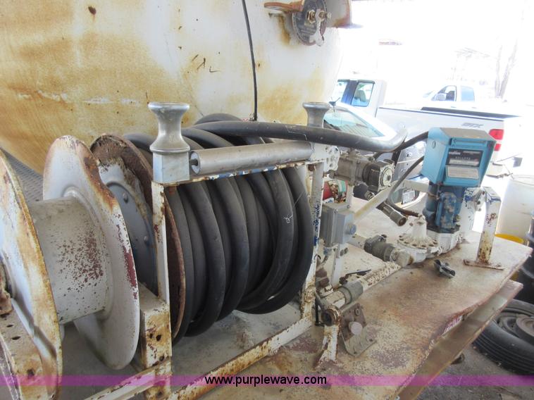 image for item AW9099 1993 International 4900 propane delivery truck