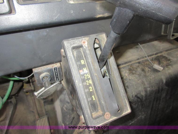 image for item AW9099 1993 International 4900 propane delivery truck