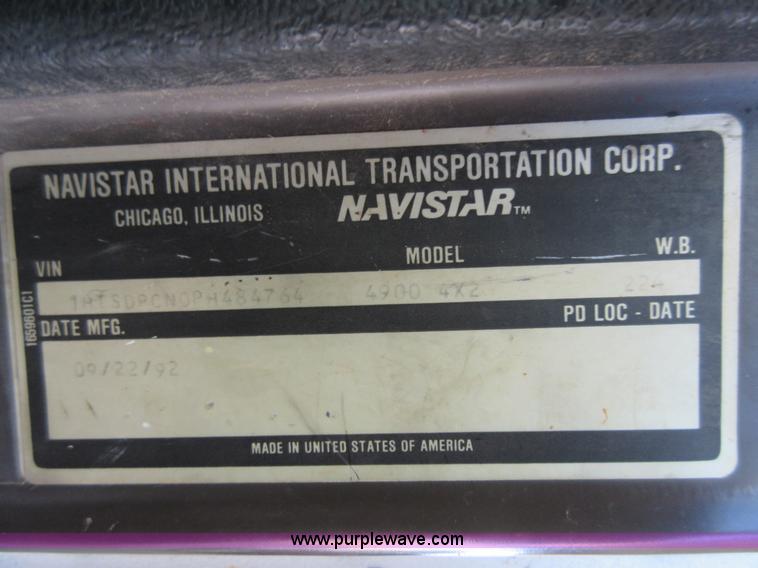 image for item AW9099 1993 International 4900 propane delivery truck