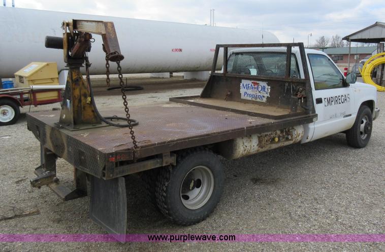 image for item AW9100 1990 Chevrolet 3500 flatbed truck