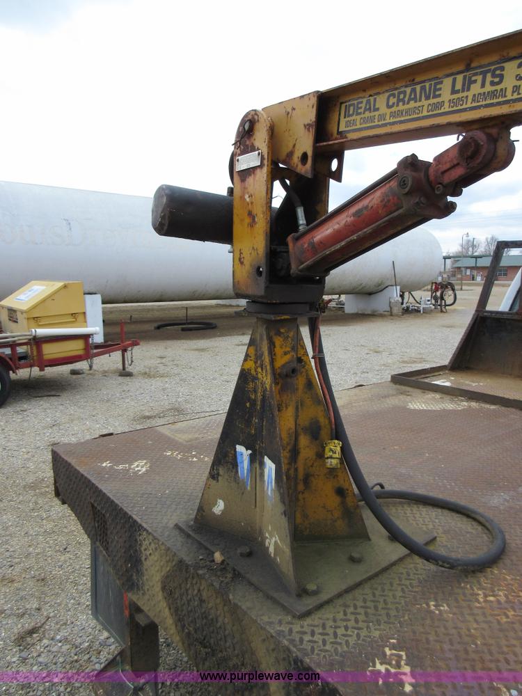 image for item AW9100 1990 Chevrolet 3500 flatbed truck