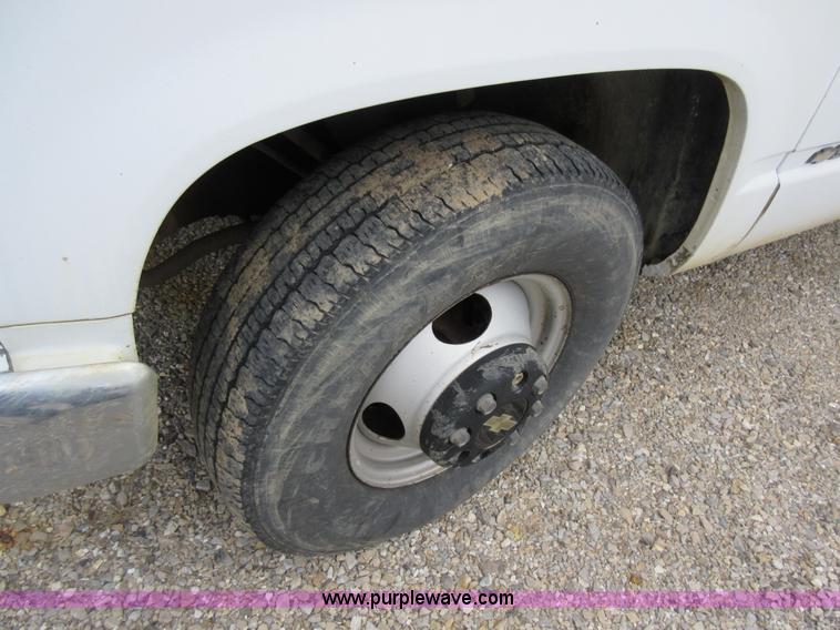 image for item AW9100 1990 Chevrolet 3500 flatbed truck