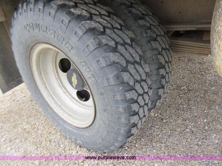 image for item AW9100 1990 Chevrolet 3500 flatbed truck