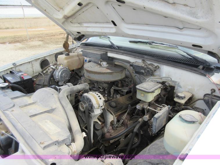 image for item AW9100 1990 Chevrolet 3500 flatbed truck