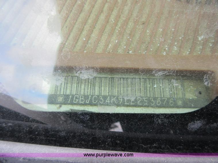 image for item AW9100 1990 Chevrolet 3500 flatbed truck