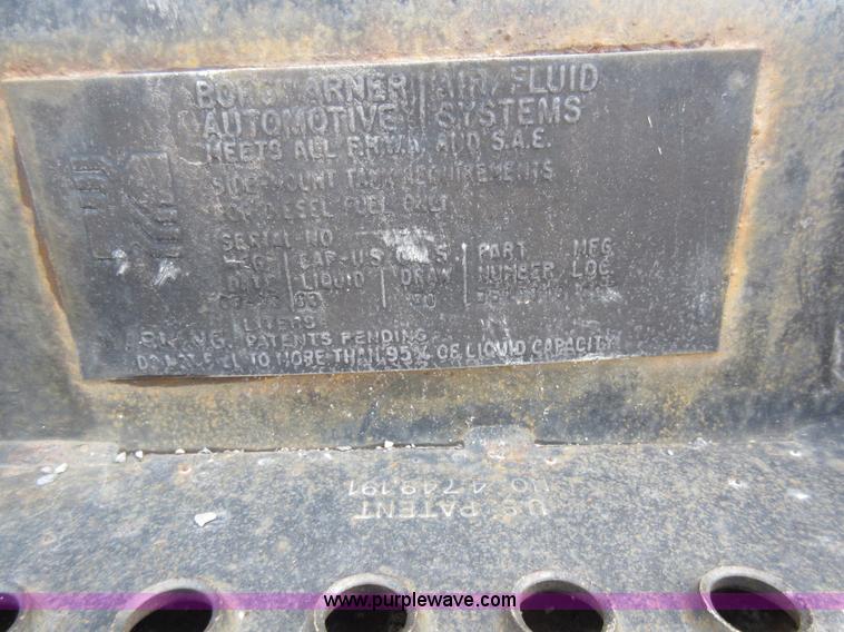 image for item AW9101 2001 International 4900 fuel delivery truck