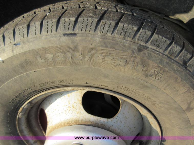 image for item AW9104 2006 Chevrolet Silverado 3500 flatbed truck