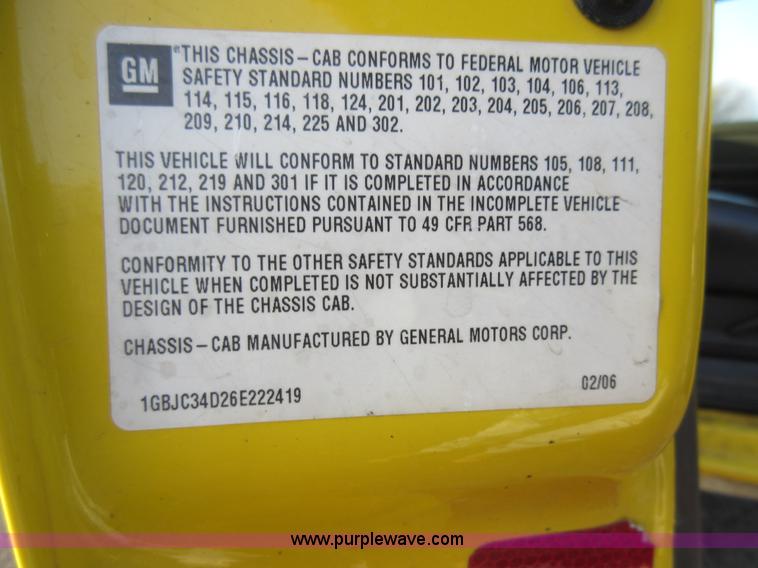 image for item AW9104 2006 Chevrolet Silverado 3500 flatbed truck