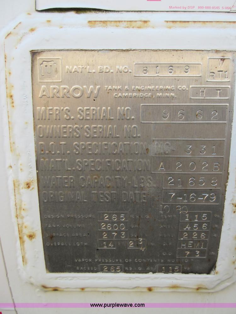 image for item AW9107 2002 International 4300 propane delivery truck