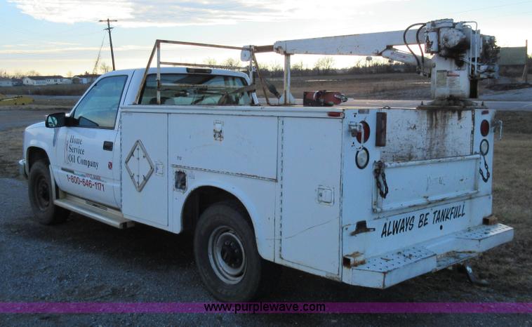 image for item AW9108 1999 GMC Sierra Classic 3500 utility truck