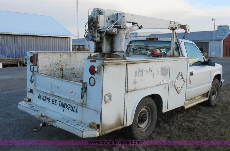 image for item AW9108 1999 GMC Sierra Classic 3500 utility truck