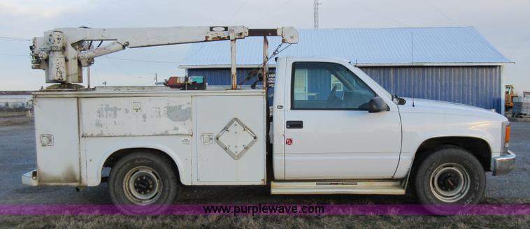 image for item AW9108 1999 GMC Sierra Classic 3500 utility truck