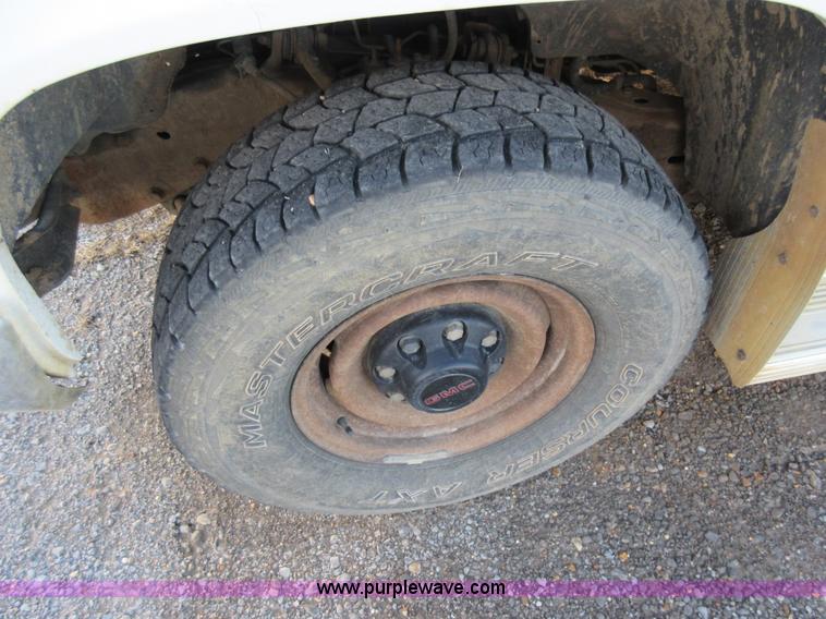 image for item AW9108 1999 GMC Sierra Classic 3500 utility truck
