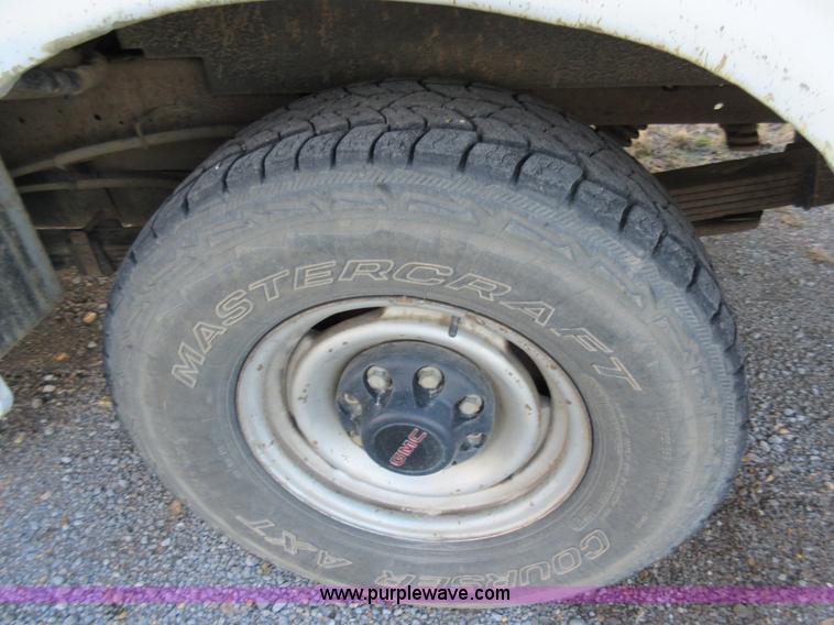 image for item AW9108 1999 GMC Sierra Classic 3500 utility truck