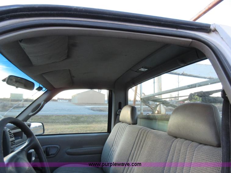 image for item AW9108 1999 GMC Sierra Classic 3500 utility truck