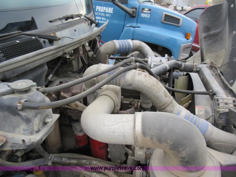 image for item AW9109 2000 Freightliner FL70 propane delivery truck