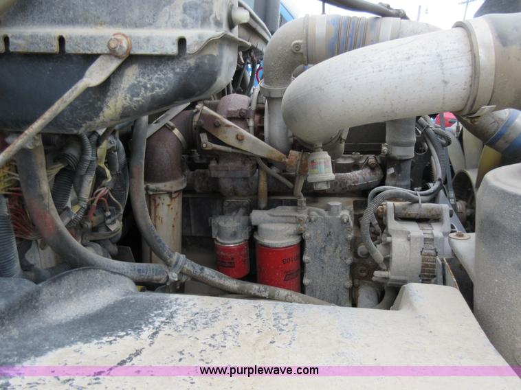 image for item AW9109 2000 Freightliner FL70 propane delivery truck