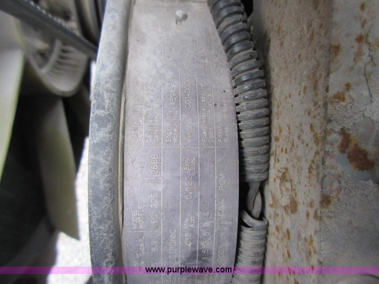 image for item AW9109 2000 Freightliner FL70 propane delivery truck