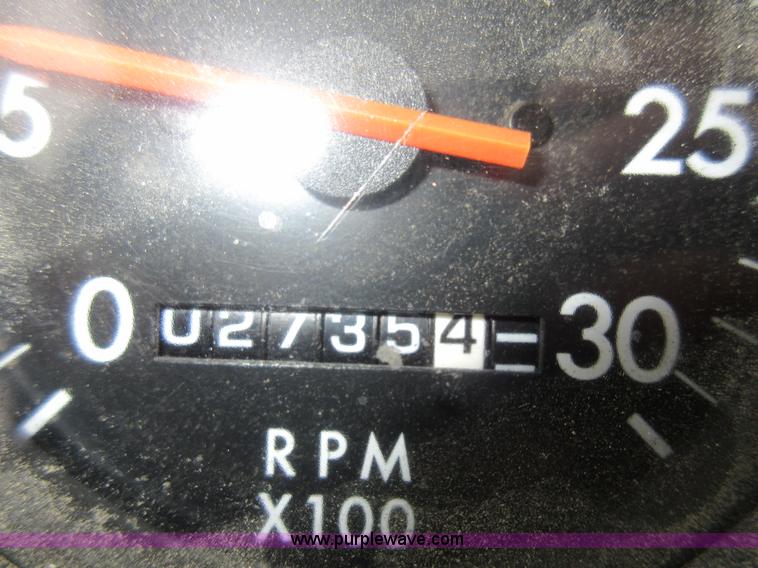 image for item AW9109 2000 Freightliner FL70 propane delivery truck