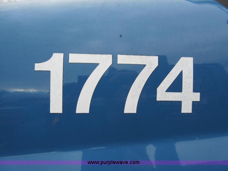 image for item AW9109 2000 Freightliner FL70 propane delivery truck