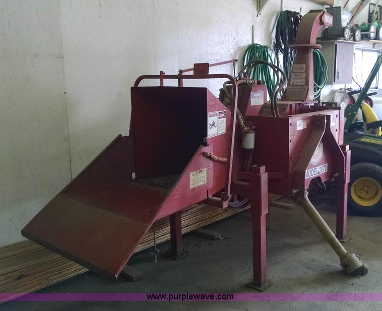 image for item AW9124 Morbark 2070 wood chipper