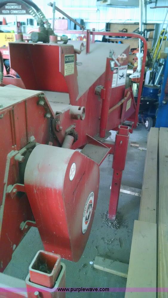 image for item AW9124 Morbark 2070 wood chipper