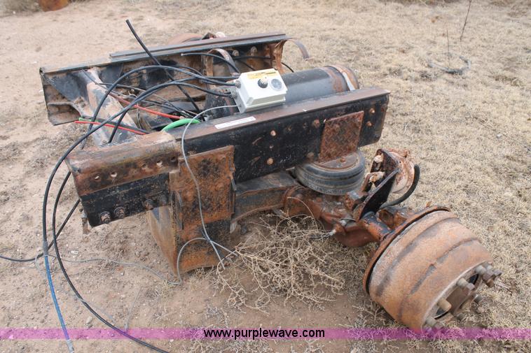 image for item AW9460 1993 Freightliner pusher axle