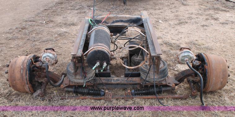 image for item AW9460 1993 Freightliner pusher axle