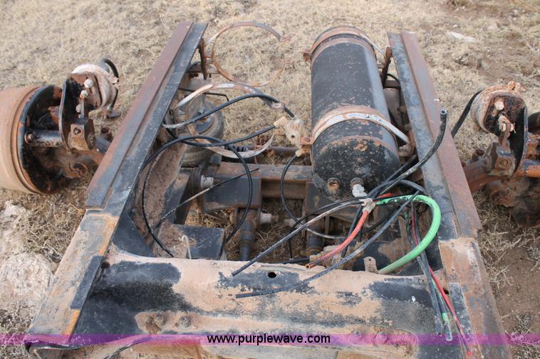 image for item AW9460 1993 Freightliner pusher axle