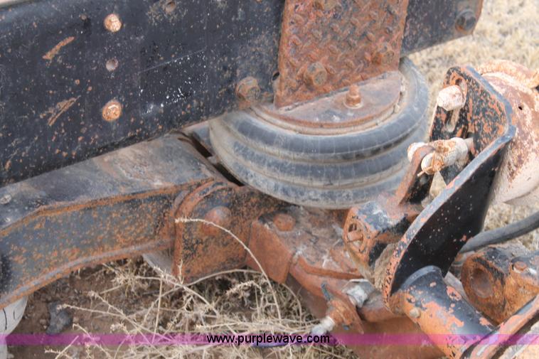 image for item AW9460 1993 Freightliner pusher axle