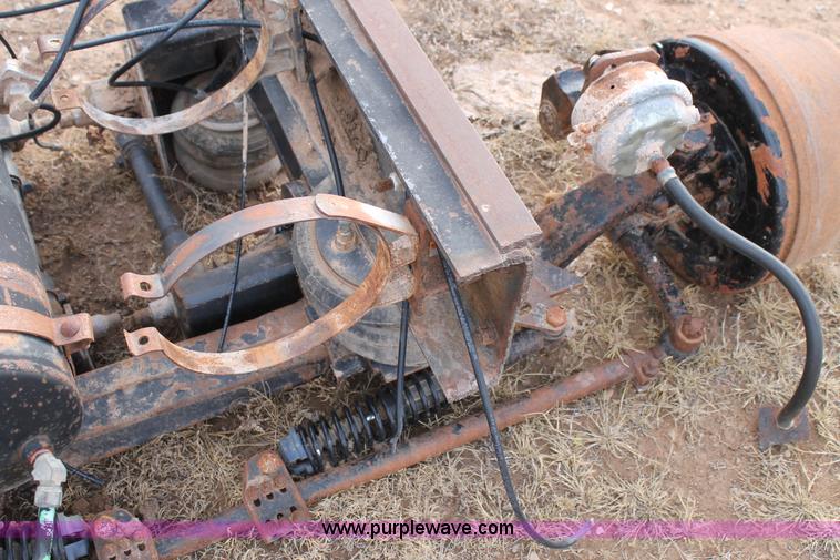 image for item AW9460 1993 Freightliner pusher axle