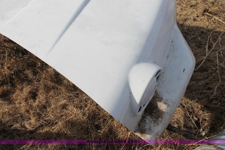 image for item AW9462 Ford L9000 hood