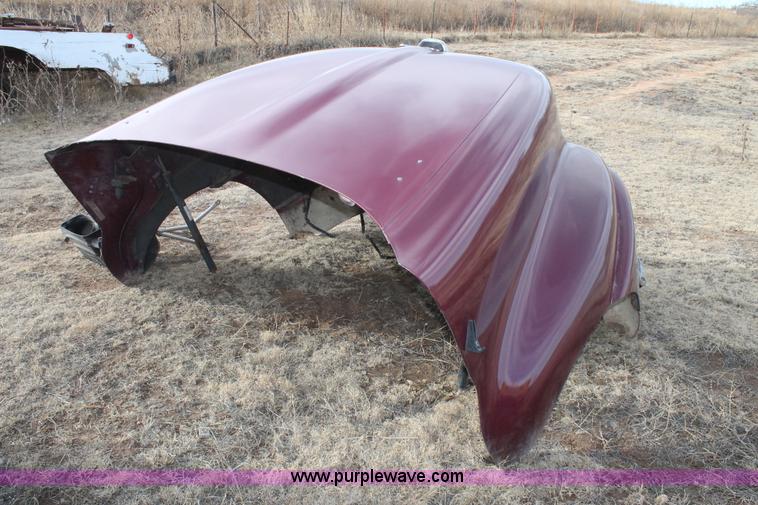 image for item AW9464 1999 Kenworth T2000 hood