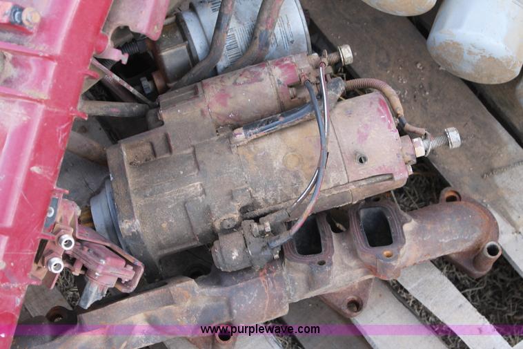 image for item AW9465 Mack MP7-365M engine block with attachments