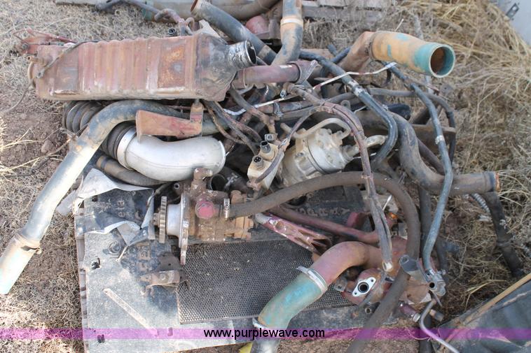 image for item AW9465 Mack MP7-365M engine block with attachments