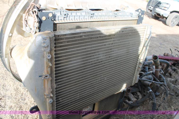 image for item AW9465 Mack MP7-365M engine block with attachments