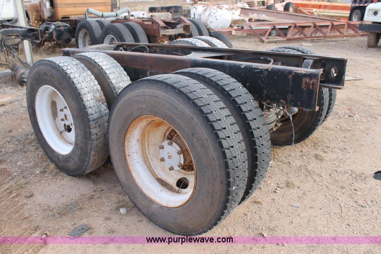image for item AW9467 Mack tandem axle