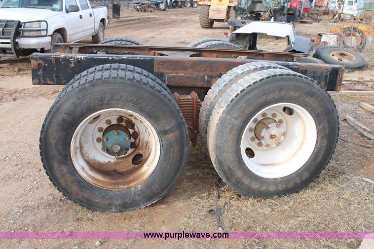image for item AW9467 Mack tandem axle