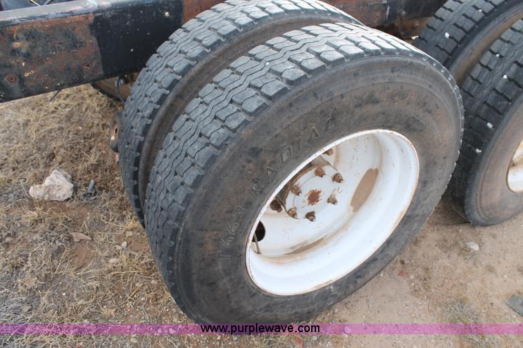 image for item AW9467 Mack tandem axle