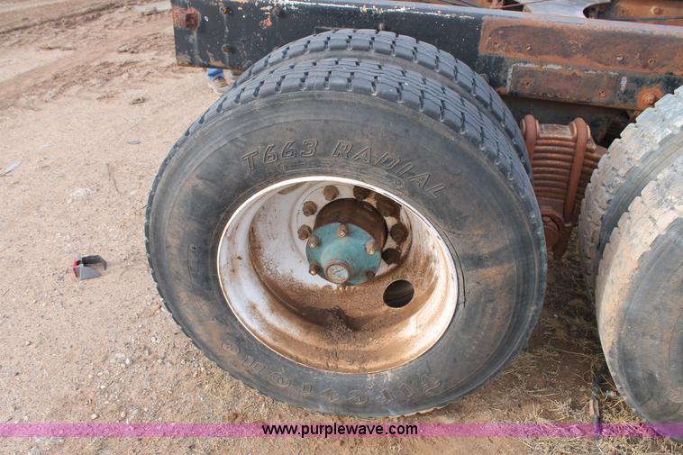 image for item AW9467 Mack tandem axle