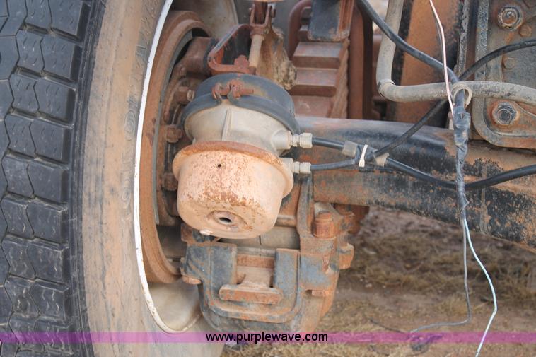 image for item AW9467 Mack tandem axle