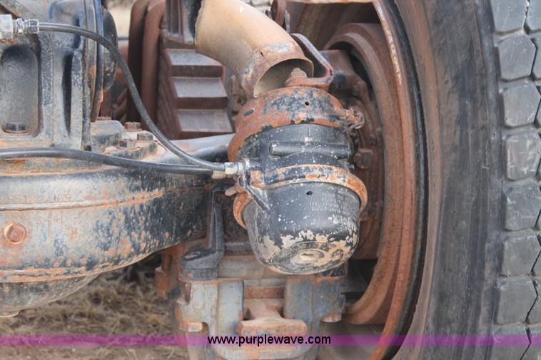image for item AW9467 Mack tandem axle