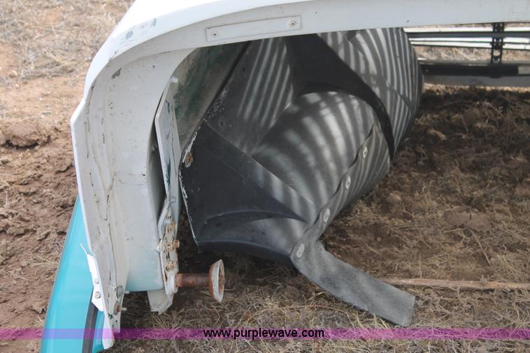 image for item AW9469 1993 Freightliner hood