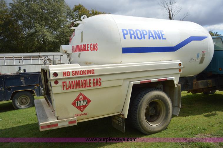 image for item AY9483 1991 Chevrolet Kodiak propane truck