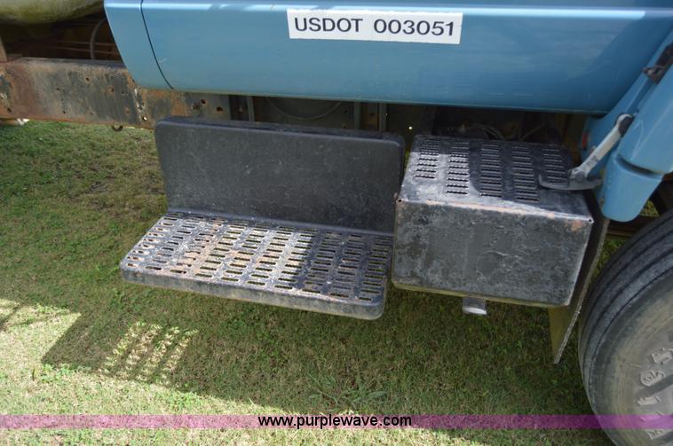 image for item AY9483 1991 Chevrolet Kodiak propane truck