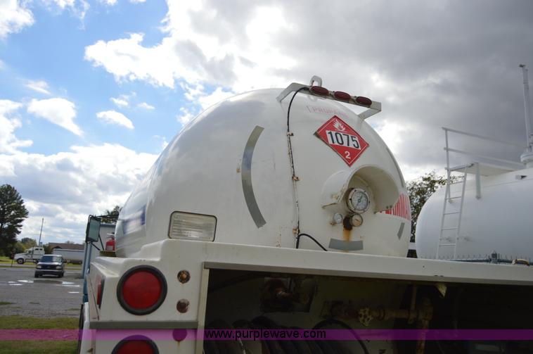 image for item AY9483 1991 Chevrolet Kodiak propane truck