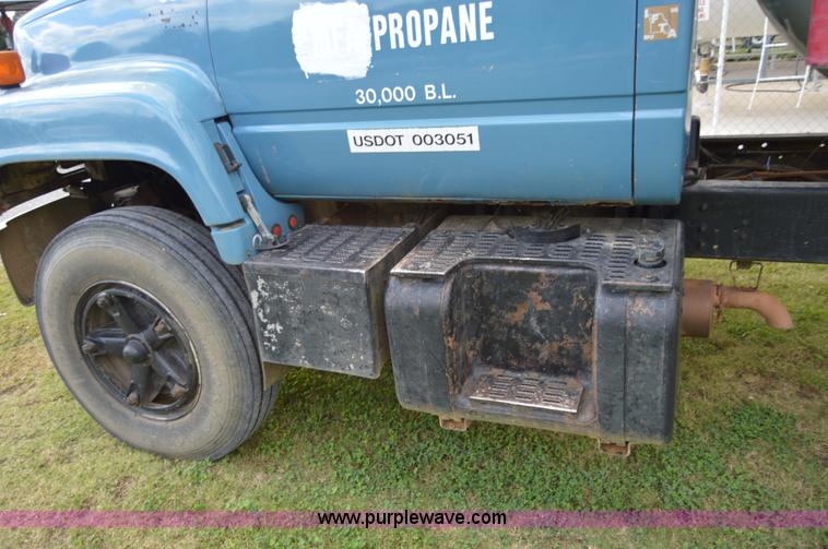 image for item AY9483 1991 Chevrolet Kodiak propane truck