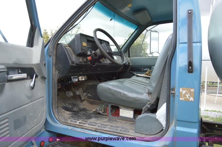 image for item AY9483 1991 Chevrolet Kodiak propane truck